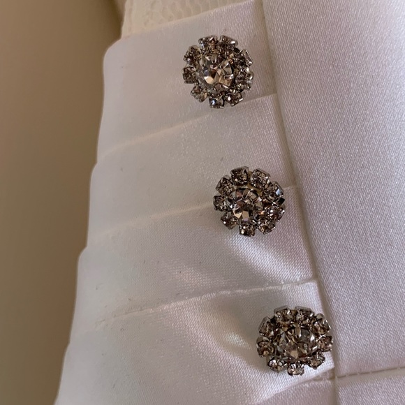 Beautiful Wedding Dress - Picture 6 of 16